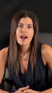 Kari Bailey's Instagram, Twitter & Facebook