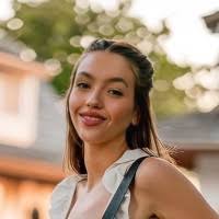 Phoebe Tracy's Instagram, Twitter & Facebook