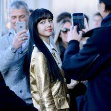 Augurio)#blackpink #블랙핑크 #lisa #리사 #lilifilm_official Blackpink S Lisa Goes For The Gold At Prada Vogue