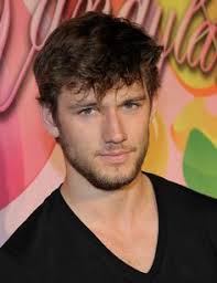 Alex pettyfer is the first guy she meets, he is the charming hearthrob and most popular guy in the entire university. 120 Alex Pettyfer Ideen In 2021 Manner Alex Pettyfer Schauspieler