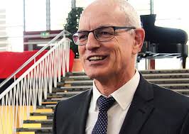 Stadt nimmt Abschied von plötzlich gestorbenem Schulleiter