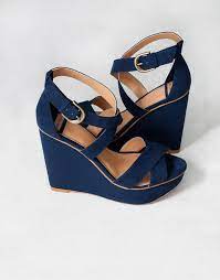 Voir plus d'idées sur le thème chaussure a talon compensé, chaussure, chaussures talons. Epingle Sur Escarpins