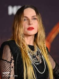 Discover the Music of Rebecca Sylvester and Gimpy & The Geezers