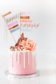 Strawberry Chocolate Layer Cake In 2020 Cake Cake Toppings Chocolate Layer Cake