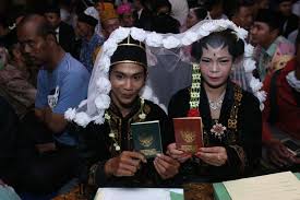 Jumlah foto untuk nikah di kua biaya nikah di kua syarat dan ketentuan menikah di kua. Kartu Nikah Diberikan Bersamaan Dengan Buku Nikah