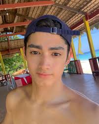 Kalau cowok ganteng, merasa tersaingi dan nggak nyaman dekat dengan mereka xd. Instagram Post By Patrick Quiroz Apr 27 2019 At 4 58am Utc Fotografi Remaja Remaja Kursus Fotografi