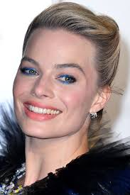 Earlier in the week, margot. Get The Look Margot Robbie S Glossy Blue Eyeliner 2019 Baftas Beauty Crew