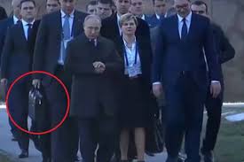 ورغم حديث بعض مواقع الأخبار الأميركية عن أن ترامب سيحتفظ بالحقيبة النووية وأن المكتب العسكري للبيت الأبيض لديه حقيبة ثانية ستبقى في واشنطن العاصمة ليستخدمها. Ø´ÙŠØºÙŠØª Ø§Ù„Ø­Ù‚ÙŠØ¨Ø© Ø§Ù„Ù†ÙˆÙˆÙŠØ© Ø§Ù„Ø®Ø§ØµØ© Ø¨Ù€ Ø¨ÙˆØªÙŠÙ† Ù„ÙŠÙØ§Ù†Øª Ù†ÙŠÙˆØ²