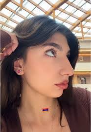 Bella Mea's Instagram, Twitter & Facebook