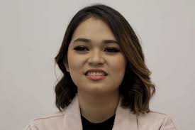 P ada microsoft excel sebelumnya saya telah menulas membuat perhitungan otomatis untuk kali ini saya akan mengulas cara menuliskan mata uang rupiah otomatis di microsoft excel 2007. Yuk Kenalan Dengan Regina Poetiray Vokalis Baru Geisha Halaman All Kompas Com