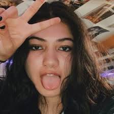 Mackenzie Arroyo (mackenziearroyo)