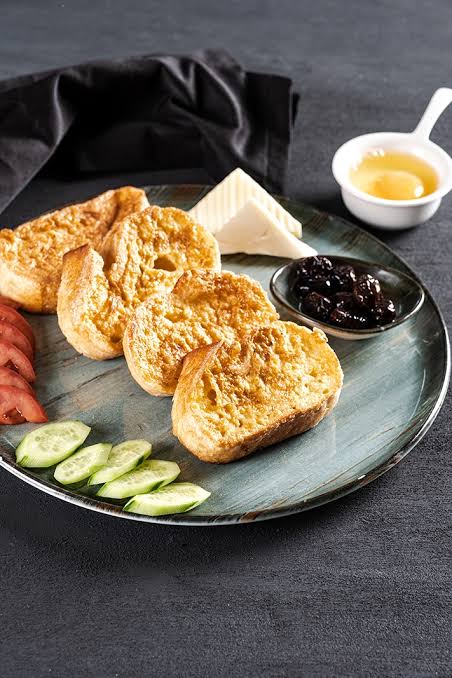 Yumurtalı Ekmek Tabağı