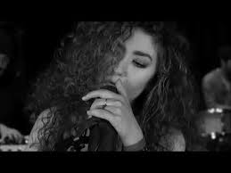 Sendin Dusmanim Sena Sener Youtube Sarkicilar Muzik Videolari Muzik