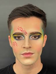 Ancien membre de l'équipe de France de tumbling, Théo Fournex a été appelé  pour intégrer la prestigieuse troupe d'Alegria avec le Cirque du Soleil.  Entre deux spectacles, il donne de ses nouvelles.