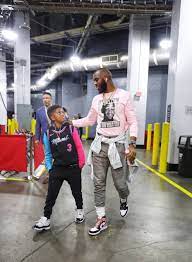 On november 11, 2011, paul appeared with his family on family feud. Chris Paul On Twitter It S A Family Thing Brotherhood Onelastdance