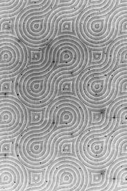 Juga dikenali sebagai kotak barang kemas, kotak gaya arabesque ini sangat popular di mesir dan dijual di banyak tempat. Corak Putaran Hitam Putih Wallpaper Muat Turun Ke Telefon Bimbit Anda Dari Phoneky