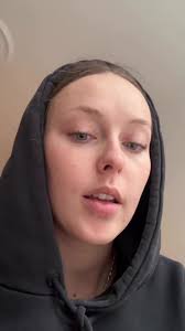 @Laura Hammer Andersen har lavet det smukkeste lille cover af min sang  “Leder Efter Ord”, som jeg simpelthen blev nødt til at dele med jer❕ 🤍  #fyp #glimt #cover #danskmusik