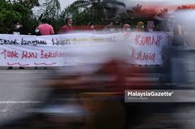 Isu semasa berkhidmat untuk rakyat dan negara. Demonstrasi Penduduk Isu Air Di Selangor Malaysiagazette