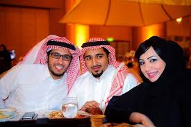 زارا البلوشي هي فنانة وممثلة مشهورة في الوطن العربي ومولودة ومقيمة في المملكة العربية السعودية تعتبر زارا البلوشي هي فنانة سعودية مشهورة في المملكة العربية السعودية، حيث أنا سعيدة في حياتي الحين أكثر من قبل، وحتى إن كان هناك أمور قد تزعجني. Ø§Ù„ÙÙ†Ø§Ù†Ù‡ Ø±ÙŠÙ…Ø§Ø³ Ù…Ù†ØµÙˆØ± Publicacoes Facebook