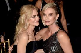 Charlize theron is a south african and american actress and producer. Ayth H Eikona Olo To Sygxrono Xoligoynt Mazi Sarliz 8eron Nikol Kintman Sta Kalytera Toys Eirinika Gr