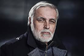 Between Waves (2020)