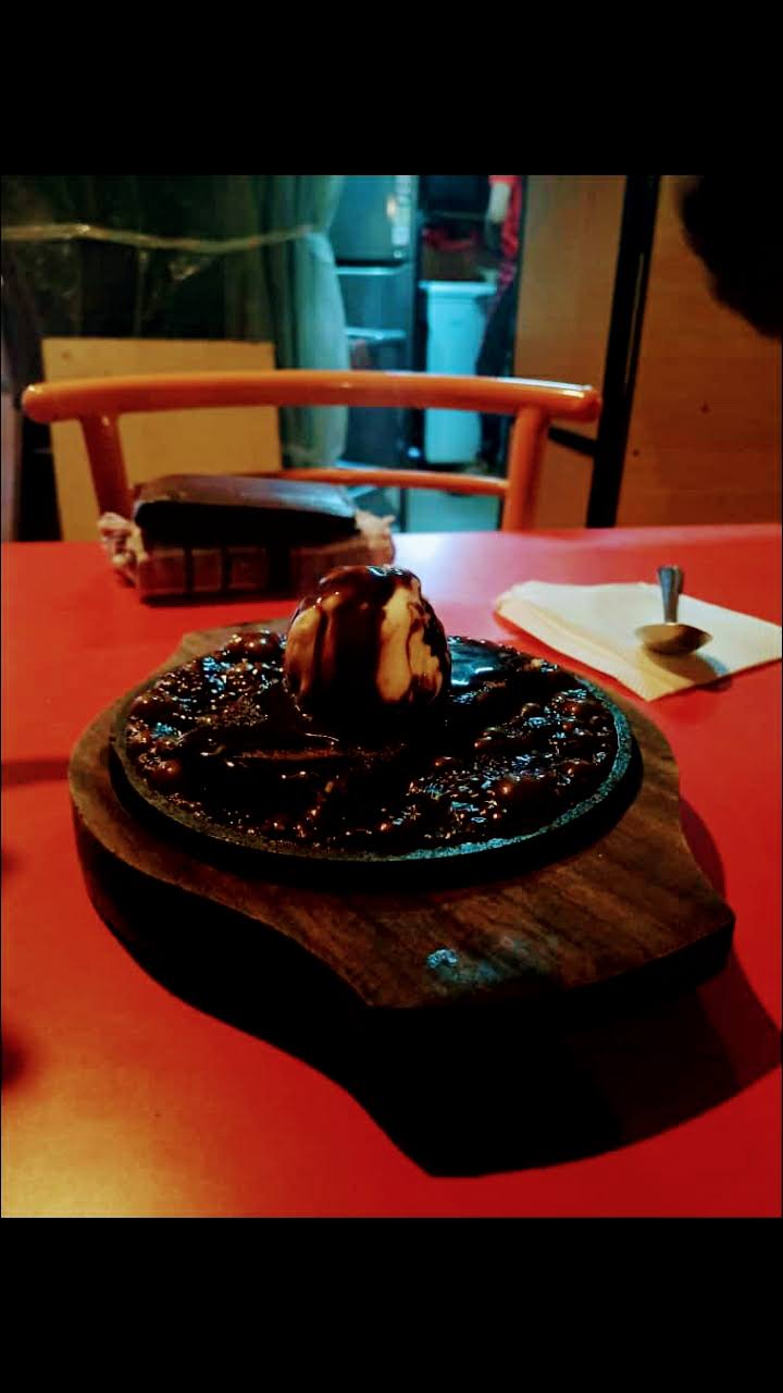 Sizzling Brownie with Vanilla Ice Cream product image