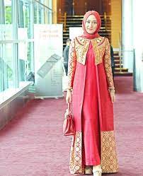 Desain baju muslim yang syari sangat sesuai dengan kaidah ajaran islam dalam hal tatacara berbusana, karena setiap wanita muslimah diwajibkan baginya untuk menutup aurat dengan mengenakan busana muslim yang syari. 10 Ide Model Baju Muslim Cewek Baju Muslim Muslim Model