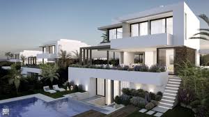 Casa adosada a la venta en guadalmina alta, situada en una de las mejores urbanizaciones de la zona, en un tranquilo residencial con jardines, piscina y zona infantil muy cerca del club de golf y del centro. Mil Anuncios Com Villas De Lujo En Venta Marbella Nueva Milla De Oro American House Group En Marbella