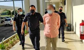 Mahkamah sesyen dalam bahasa inggeris: Malaysiakini Bekas Kerani Sekolah Didakwa Ubah Wang Haram Hasil Seludup Gading Gajah