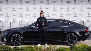 Cristiano Ronaldo Getting Audi Rs7 Real Madrid Team Gifted Audi Cars Cristiano Ronaldo Getting Audi Rs7 Real Madrid Team Gifted Carros De Luxo Carros Auto