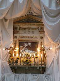 L Edicola Votiva Piu Antica Cornici D Argento Baldacchino Cornici