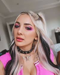 Addie Nicole Amick - Free pics, galleries & more at Babepedia