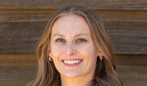 Job as teller leads to bank leadership role