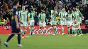 Canal de youtube oficial del real betis balompié. Real Betis 2 1 Real Madrid Zinedine Zidane S Side Suffer Shock Loss Bbc Sport