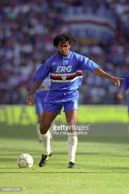 sampˈdɔːrja), is an italian professional football club based in genoa, liguria. Gullit Sampdoria Football Retro Football Ruud Gullit
