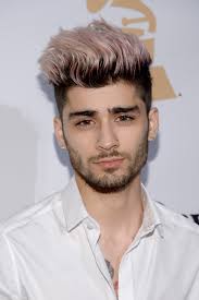 Zayn Malik S Hair Color Was A Literal Mood Ring In Summer 2018 Zayn Malik Hairstyle Zayn Malik Zayn