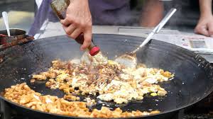 From delicious o jian (fried egg with oyster), to meticulously cooked. Pasar Malam Johor Jaya Youtube