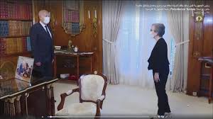 امرأة شجاعة، اسمها نجلاء حريري، وهي امرأة سعودية تسكن في جدة، قامت بقيادة سيارة وأعلنت عن ذلك ولكنها لم تقم بتصوير فيديو. Ù…Ù† Ù‡ÙŠ Ù†Ø¬Ù„Ø§Ø¡ Ø¨ÙˆØ¯Ù† Ø£ÙˆÙ„ Ø§Ù…Ø±Ø£Ø© ØªØªÙˆÙ„Ù‰ Ø±Ø¦Ø§Ø³Ø© Ø­ÙƒÙˆÙ…Ø© ØªÙˆÙ†Ø³