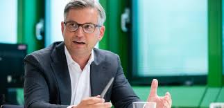 Mit dem nachtzug nach amsterdam haben die öbb keinen komplett neuen zuglauf auf die beine gestellt. Magnus Brunner Staatssekretar In Osterreichisch Es Gibt Kein Zusatzliches Geld Aerotelegraph