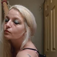 Curling iron covered in burnt-on hairspray? Fix it with this easy hack!  Supplies & instructions: bzfd.it/2DA6zoH