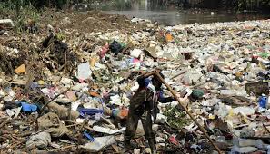 Lokasinya pernah menjadi tempat pembuangan akhir dan berada di atas pipa limbah yang besar. Kota Bandung Sulit Dapatkan Pembuangan Sampah Nasional Tempo Co