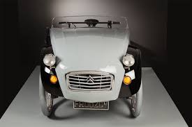 Citroen C2 Paris Electric Tricycle Fuses A Classic Car With A Bike Electric Tricycle Tricycle Citroen