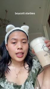 Sah-sah aja yah kalau kalian memilih untuk ikut boycott ATAUPUN tidak. Itu  pilihan pribadi dan ga perlu menghakimi orang yang memilih opsi yang  berbeda atau bahkan sampai mengganggu pekerja brand ...