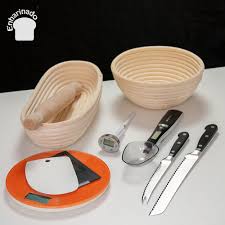 A medida que nos introducimos en el mundo del pan, más satisfechos nos sentimos y aunque hay mucho que aprender, pues son muchas las cosas que hay que tener en cuenta para elaborar un buen pan, cada vez sale. 15 Utensilios Para Hacer Pan En Casa Enharinado Com
