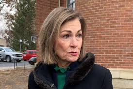 Reynolds preparing tax cut plan for 2024 Iowa Legislature