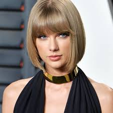Let the sides and the top remain wavy and a bit messy and sweep the front section. Short Layered Bob With Bangs For Thin Hair The Hair Trend