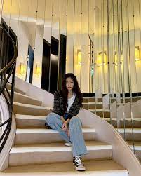 Mar 11, 2021 · blackpink update is where you can find all daily updates of jisoo, jennie, rosé and lisa from music, schedule, performance, official merch, variety show, and more 16 Outfits That Prove Blackpink S Jennie Is Obsessed With Chanel British Vogue