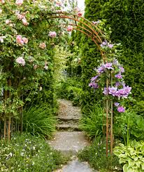 Roses, lillies, carnations and more in hot hues of fuchsia paired with precious pinks will floor your fashionista and keep her feeling glamourous! Flowers Midwest Living