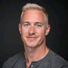 Leland Lockhart's Instagram, Twitter & Facebook