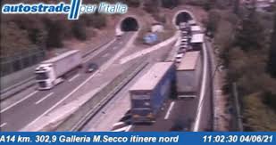 Lunghe code il traffico è completamente bloccato, per consentire ai soccorsi di intervenire in aiuto delle persone coinvolte nel sinistro. Autostrade In Tempo Reale Oggi 4 Giugno 2021 Ultime Notizie Aggiornate